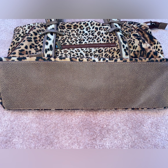 Cheetah print purse - Picture 4 of 6